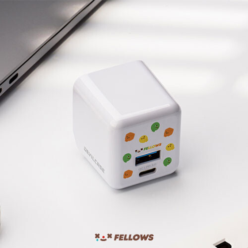 聯名正版授權 哭哭夥伴 氮化鎵超急速PD充電器 三色豆款