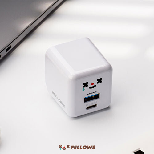 聯名正版授權 哭哭夥伴 氮化鎵超急速PD充電器 哭哭臉款